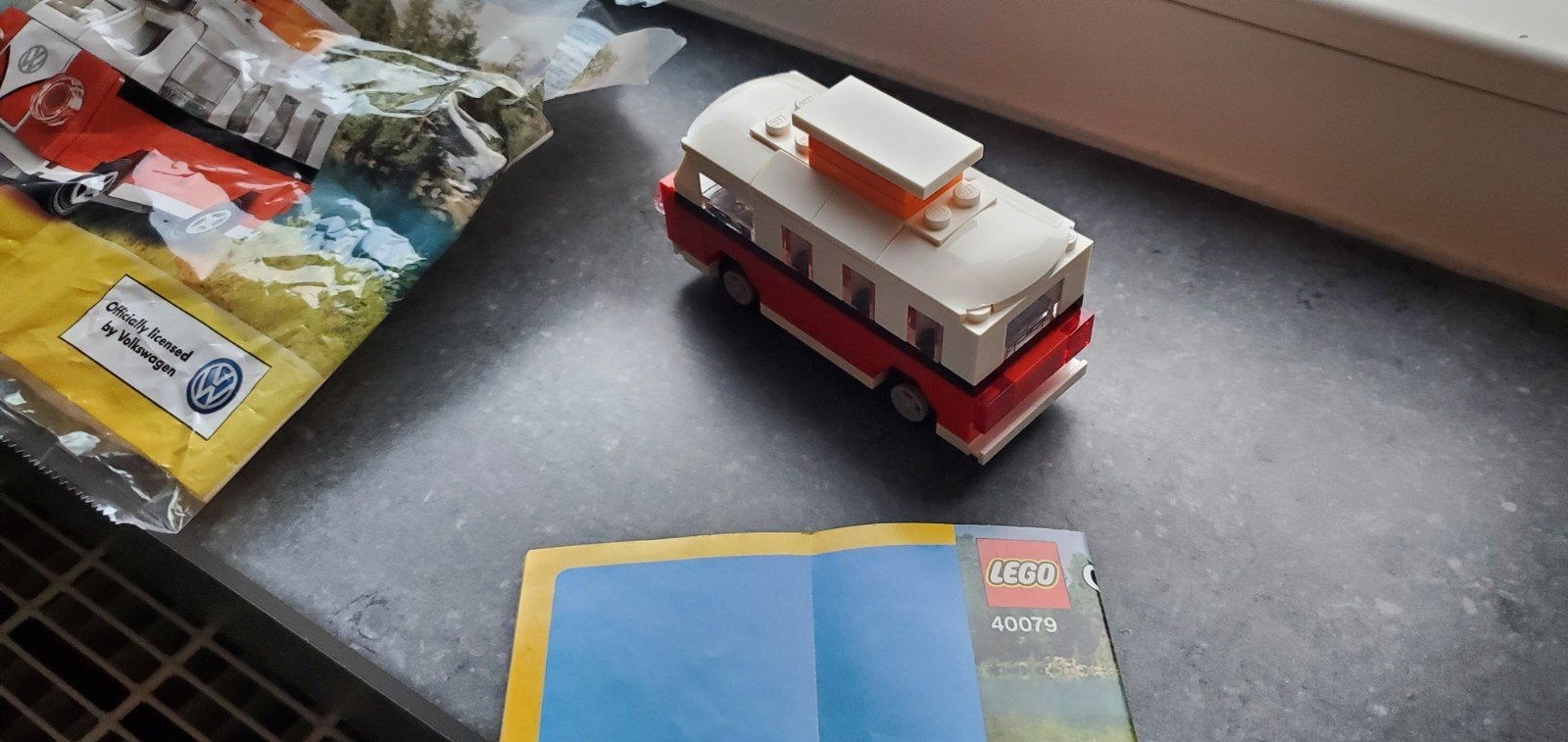 Lego 40079 creator volkswagen T1

Compleet met zakje en inst, Ophalen of Verzenden
