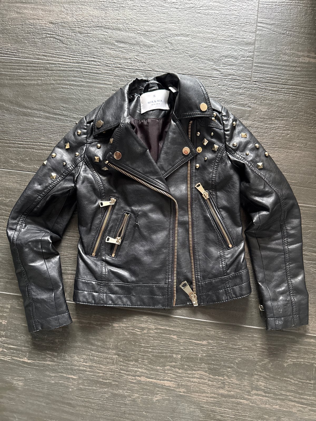 Stoer NIK&NIK bikerjack met studs - Zo goed als nieuw, Ophalen of Verzenden, Zo goed als nieuw, Jongen of Meisje, Jas