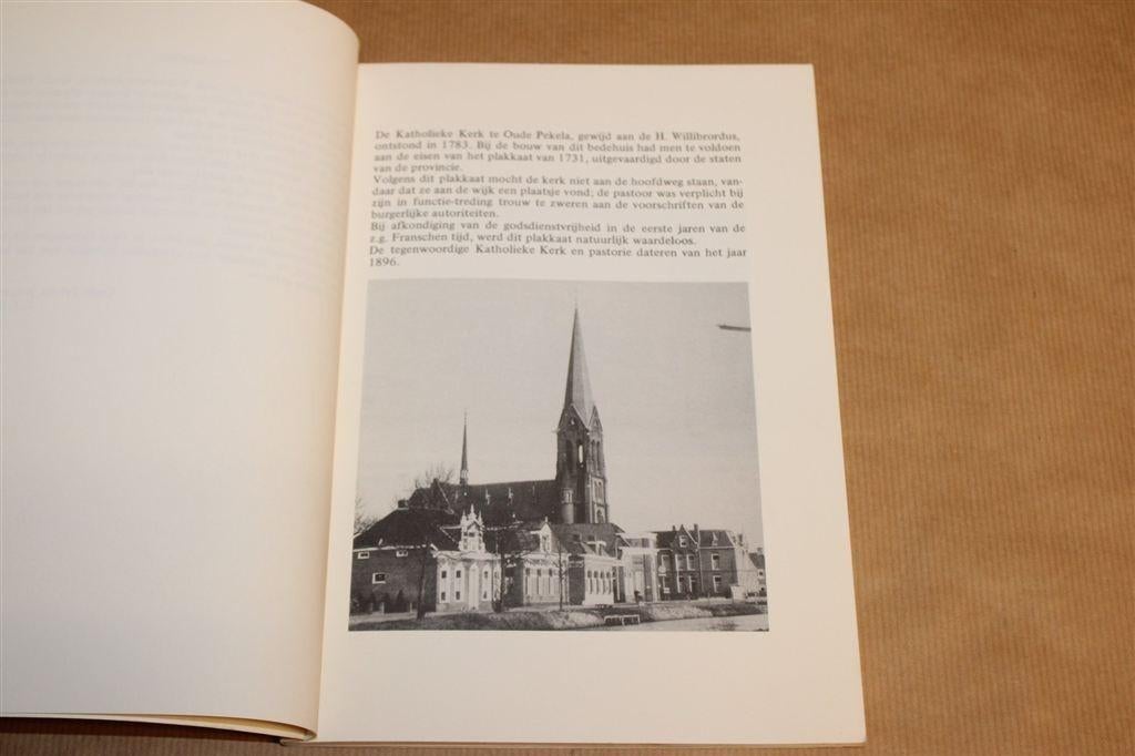 De St. Willibrordus Oude Pekela — Brunink [Gesigneerd], Ophalen of Verzenden, Gelezen