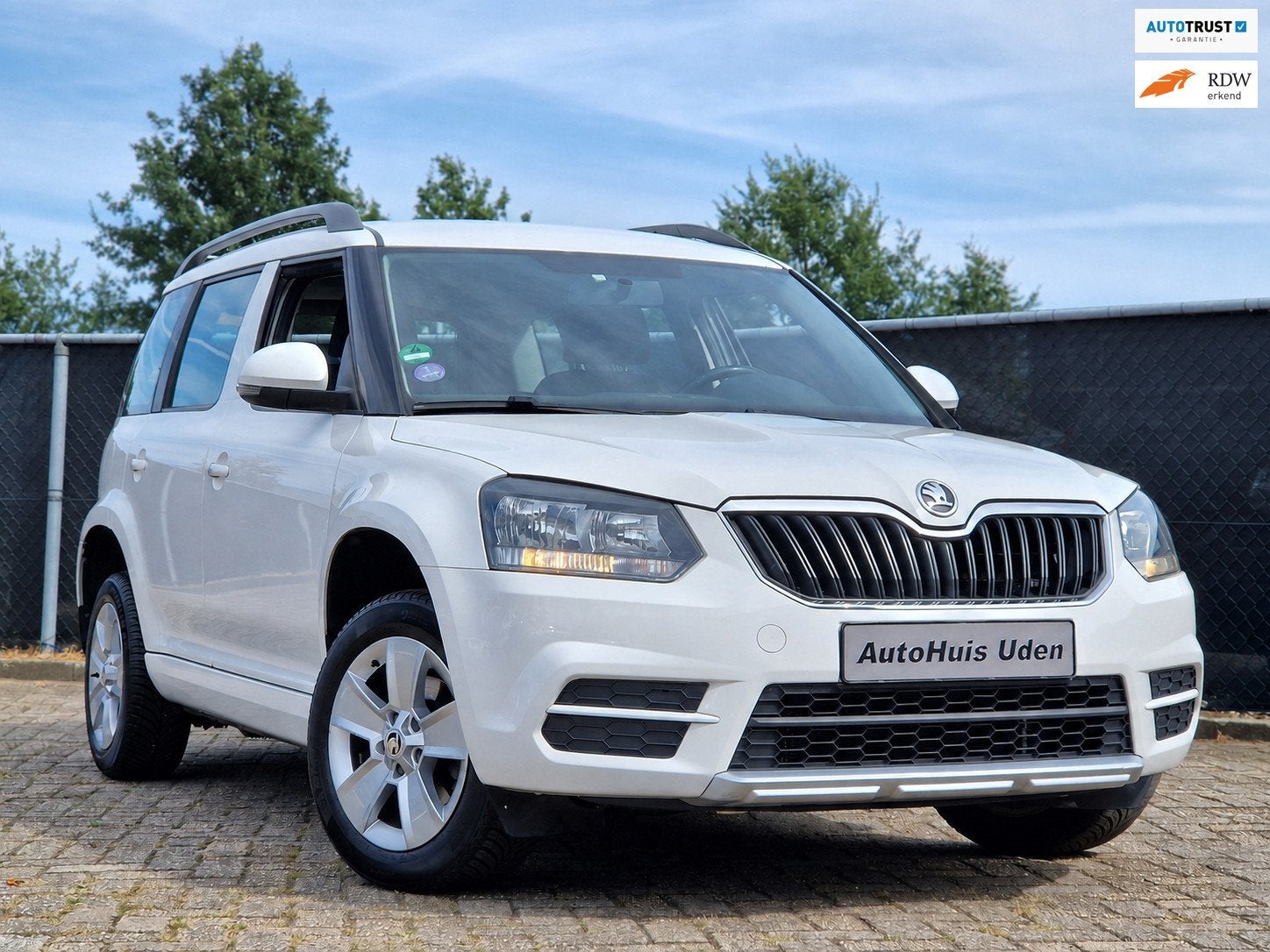 Skoda Yeti 1.2 TSI Active Automaat*Trekhaak*Hoge instap, Auto's, Skoda, Euro 5, Stof, Gebruikt, Zwart