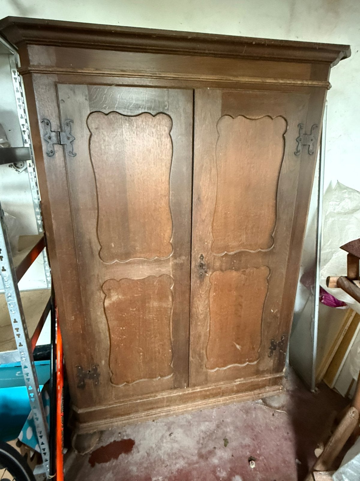 Antieke houten kast, Ophalen