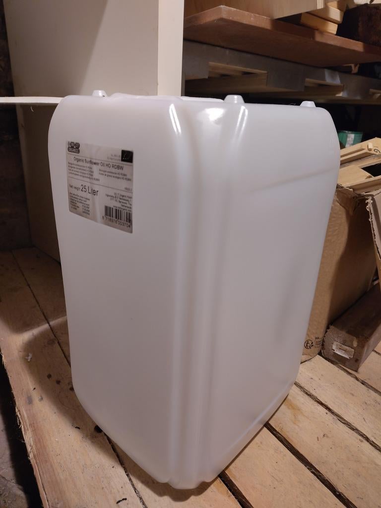Gratis afhalen: kunststof jerrycans en (verhuis)dozen, Ophalen, Minder dan 40 cm, Doos, Minder dan 35 cm