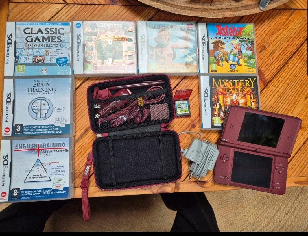 Nitendo dsi xl + lader, accessoires + 8 games, Ophalen of Verzenden, Vanaf 3 jaar