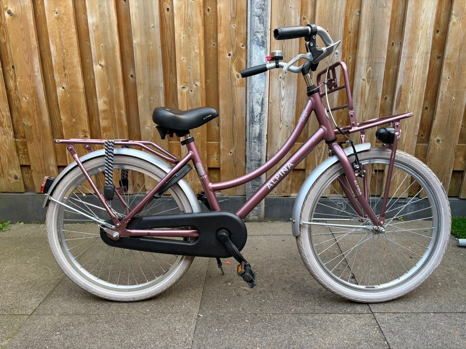 Alpina fiets met voordrager en terugtraprem, Fietsen en Brommers, Fietsen | Dames | Damesfietsen, Terugtraprem, Gebruikt, 47 tot 50 cm