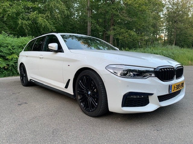 BMW 520i Touring M-Sport/Panorama/Trekhaak/Comfortstoelen/, Auto's, 1998 cc, Achterwielaandrijving, Zwart, 4 cilinders