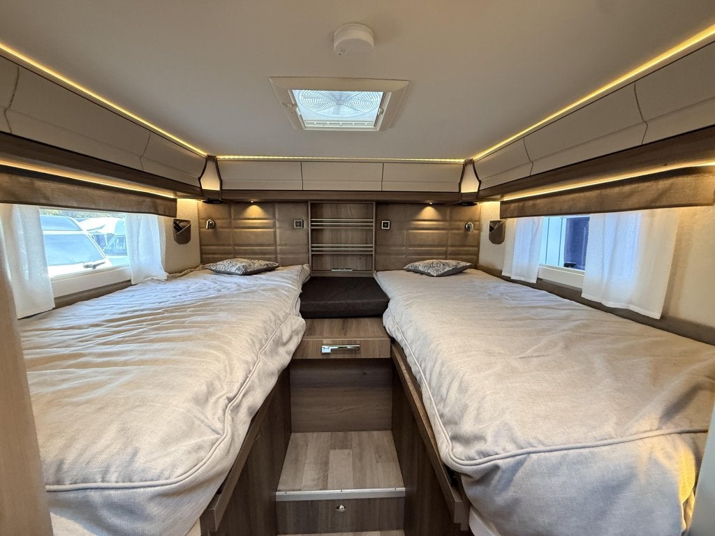 Kabe Travel Master Royal X 780 LGB, Caravans en Kamperen, Chemisch toilet, Bestuurdersdeur, Vloeistofverwarming, Bedrijf