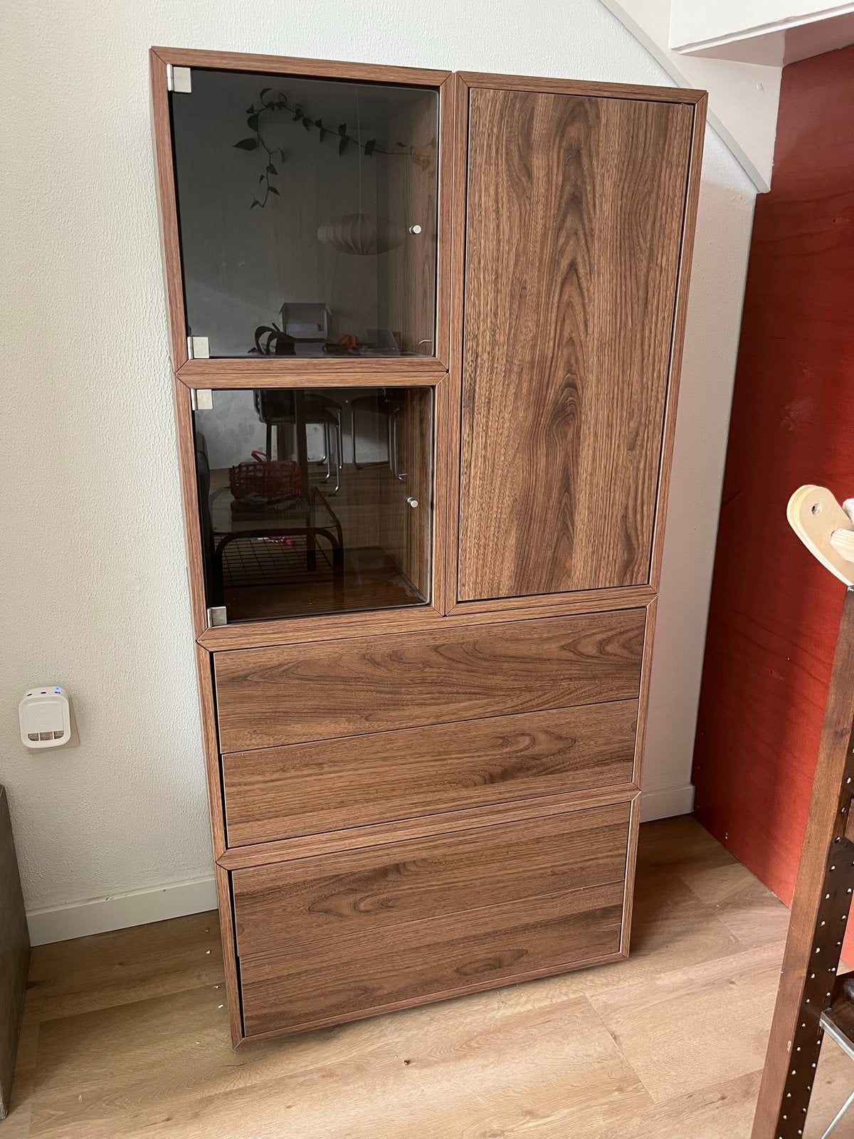 IKEA Eket Kast met lades en deuren - Walnootlook, Huis en Inrichting, 100 tot 150 cm, Met lade(s), Zo goed als nieuw, 25 tot 50 cm