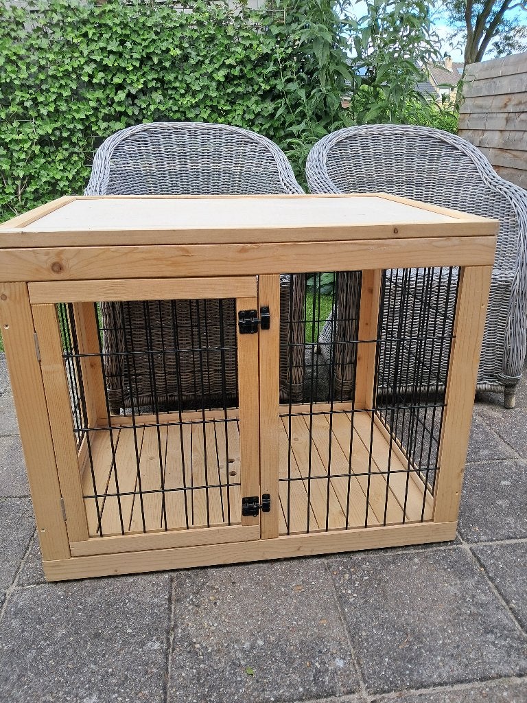 hondenhok dog palace / bench hout met ijzeren tralies, Ophalen, Zo goed als nieuw