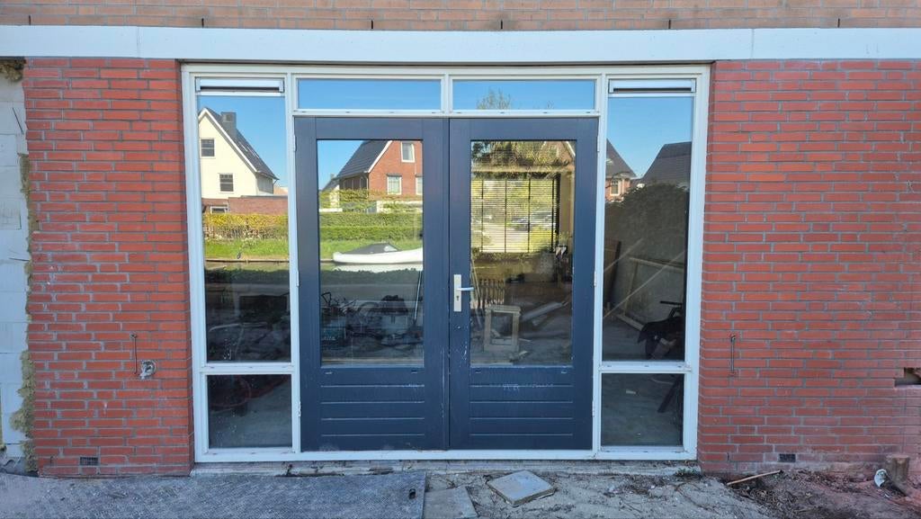 GERESERVEERD Kozijn hardhout met openstaande deuren, Doe-het-zelf en Verbouw, Kozijnen en Schuifpuien, Ophalen, Gebruikt, Deurkozijn