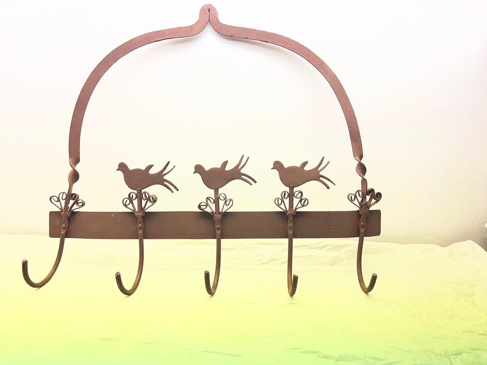 Nostalgisch metalen handdoekenrek met 3 decoratieve vogels, Gebruikt, Wandhaken, ., Ophalen of Verzenden