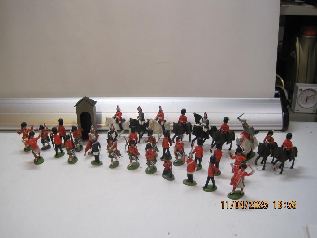 britians bobby royal palace in 1 koop speelgoed (337), Ophalen of Verzenden, Gebruikt