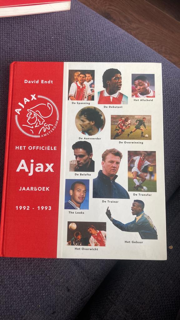 David Endt - Het officiële Ajax jaarboek 1992 - 1993, Ophalen of Verzenden, Zo goed als nieuw, Balsport
