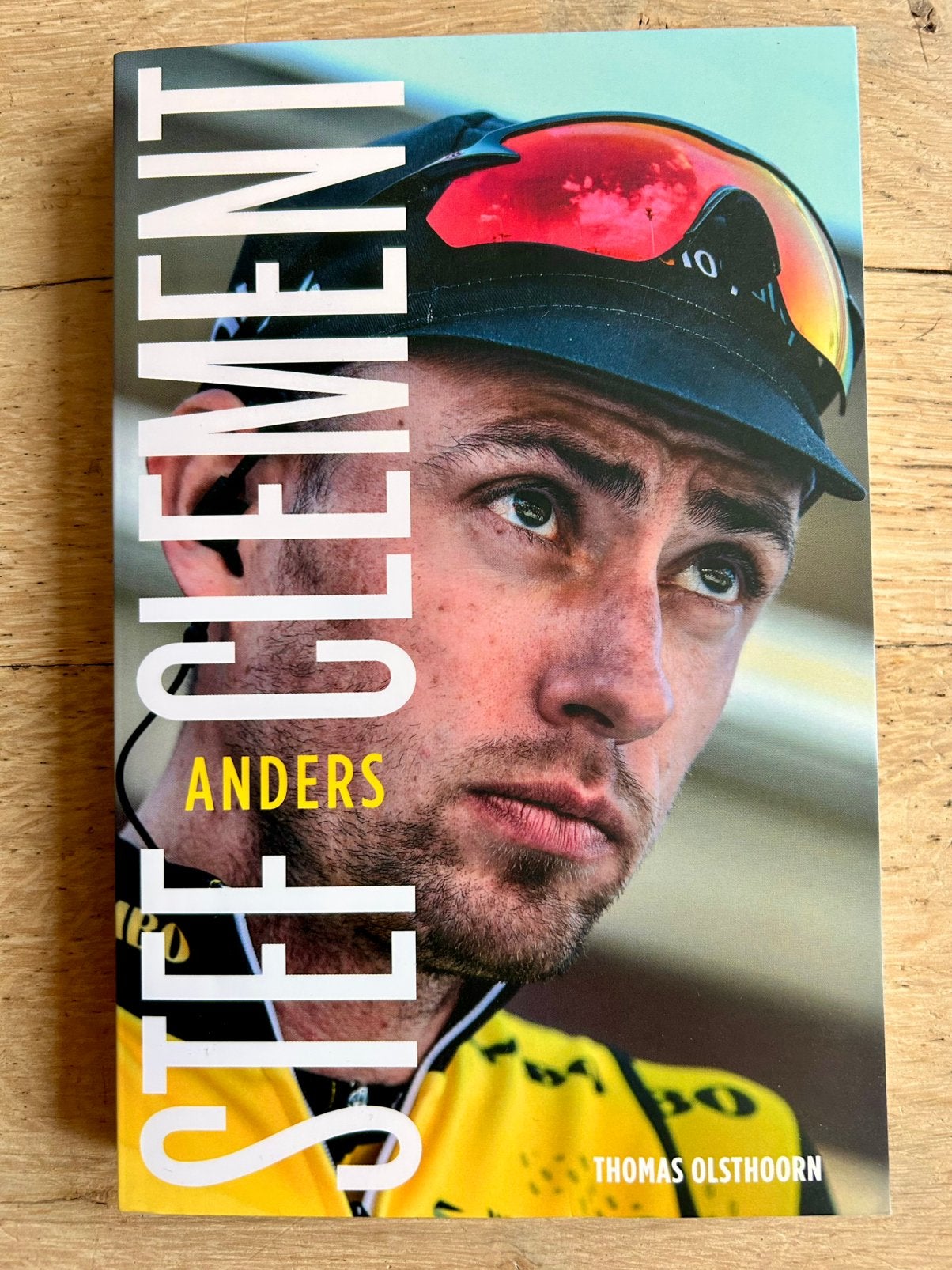 Wielren boek Stef Clement Anders, Ophalen of Verzenden, Zo goed als nieuw, Lopen en Fietsen