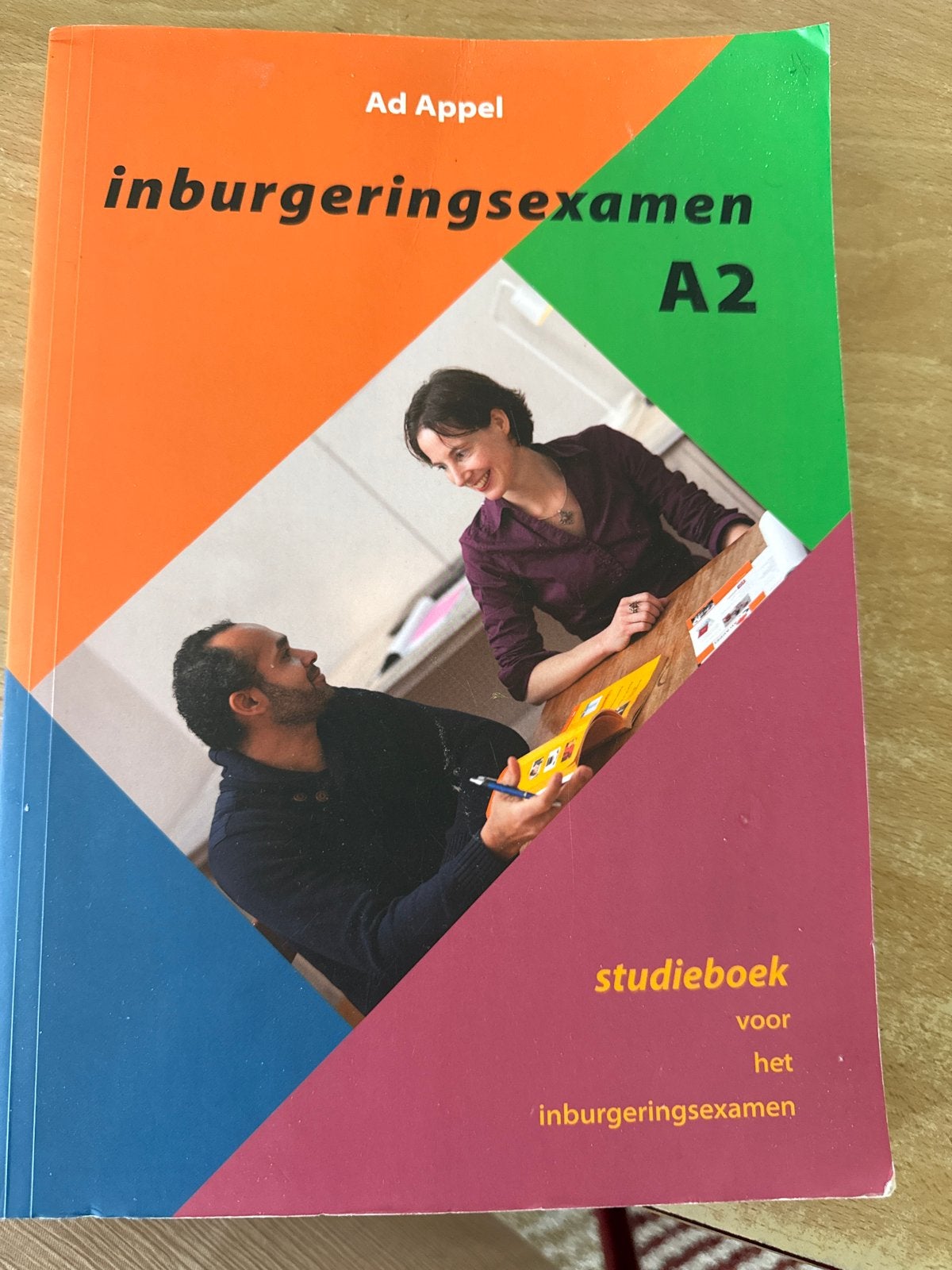 Inburgeringsexamen A2 - Studieboek van Ad Appel, Boeken, Ophalen of Verzenden, Gamma, Zo goed als nieuw, Overige niveaus