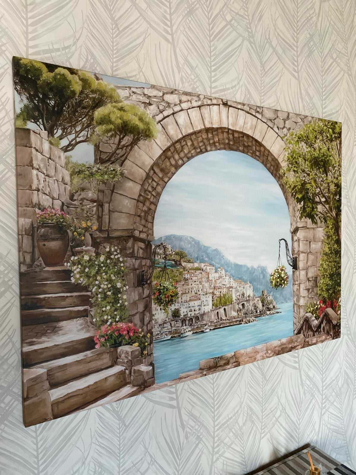 Schilderij: Mediterraan Dorpsgezicht met Boog en Zee, Antiek en Kunst, Kunst | Schilderijen | Klassiek, Ophalen, Doek, Realistisch