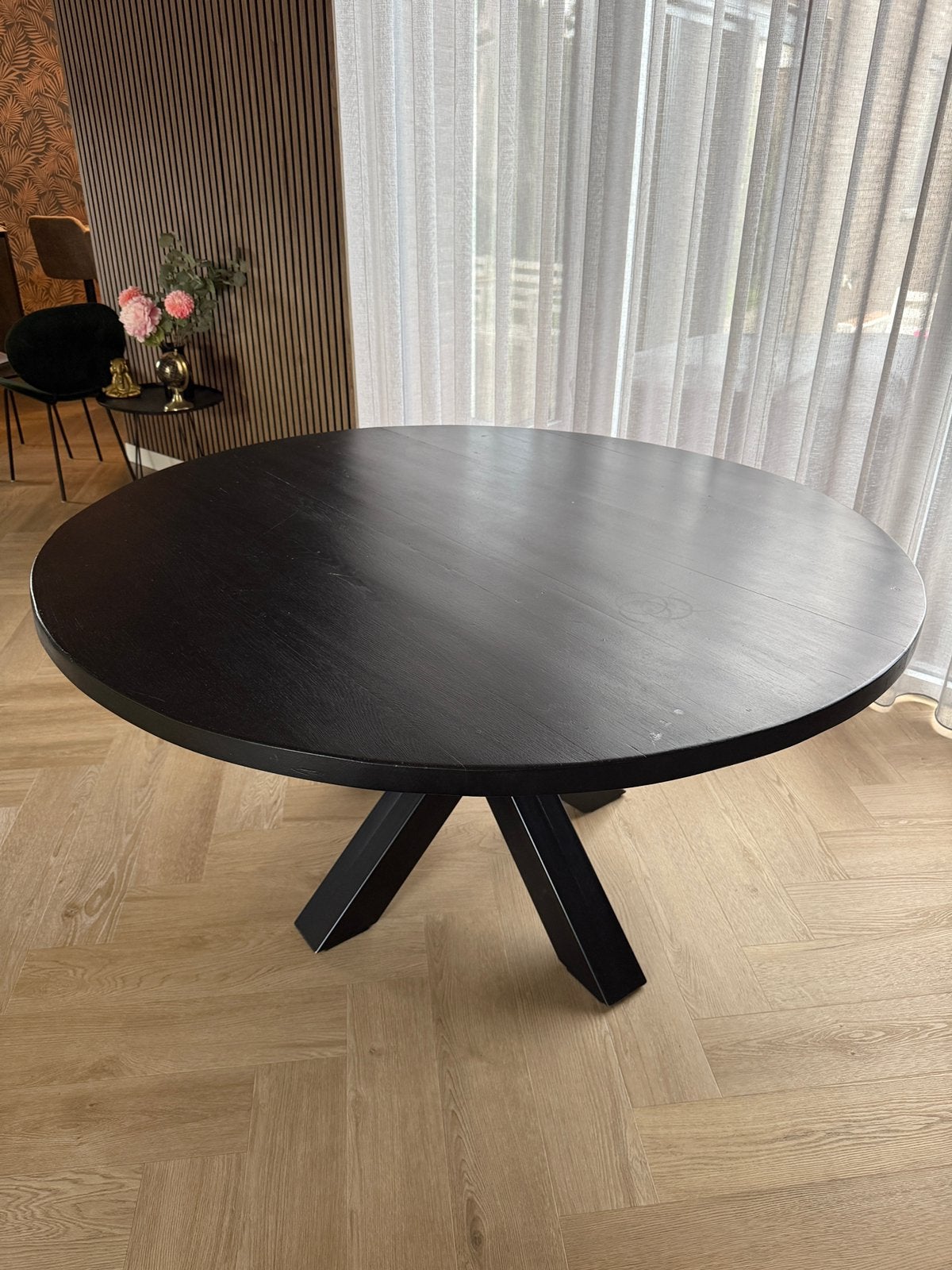 Massieve houten ronde tafel ø 150cm zwart, Huis en Inrichting, Tafels | Eettafels, Ophalen, Zo goed als nieuw, Rond, 100 tot 150 cm