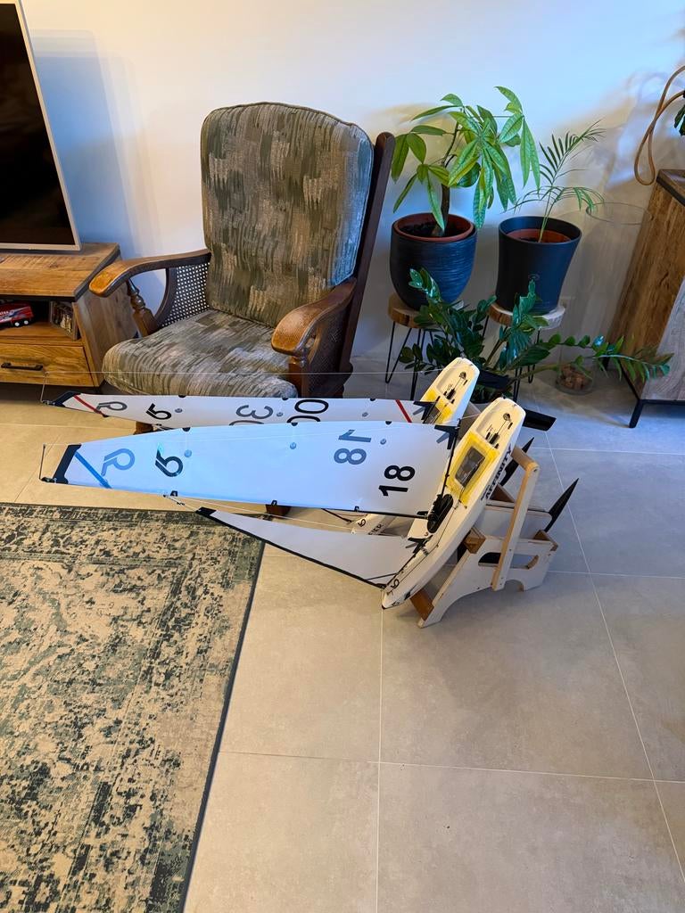 Radiografische Zeilboot Hydropro Affinity RC, Ophalen, Zo goed als nieuw, 1:32 tot 1:50, Overige merken
