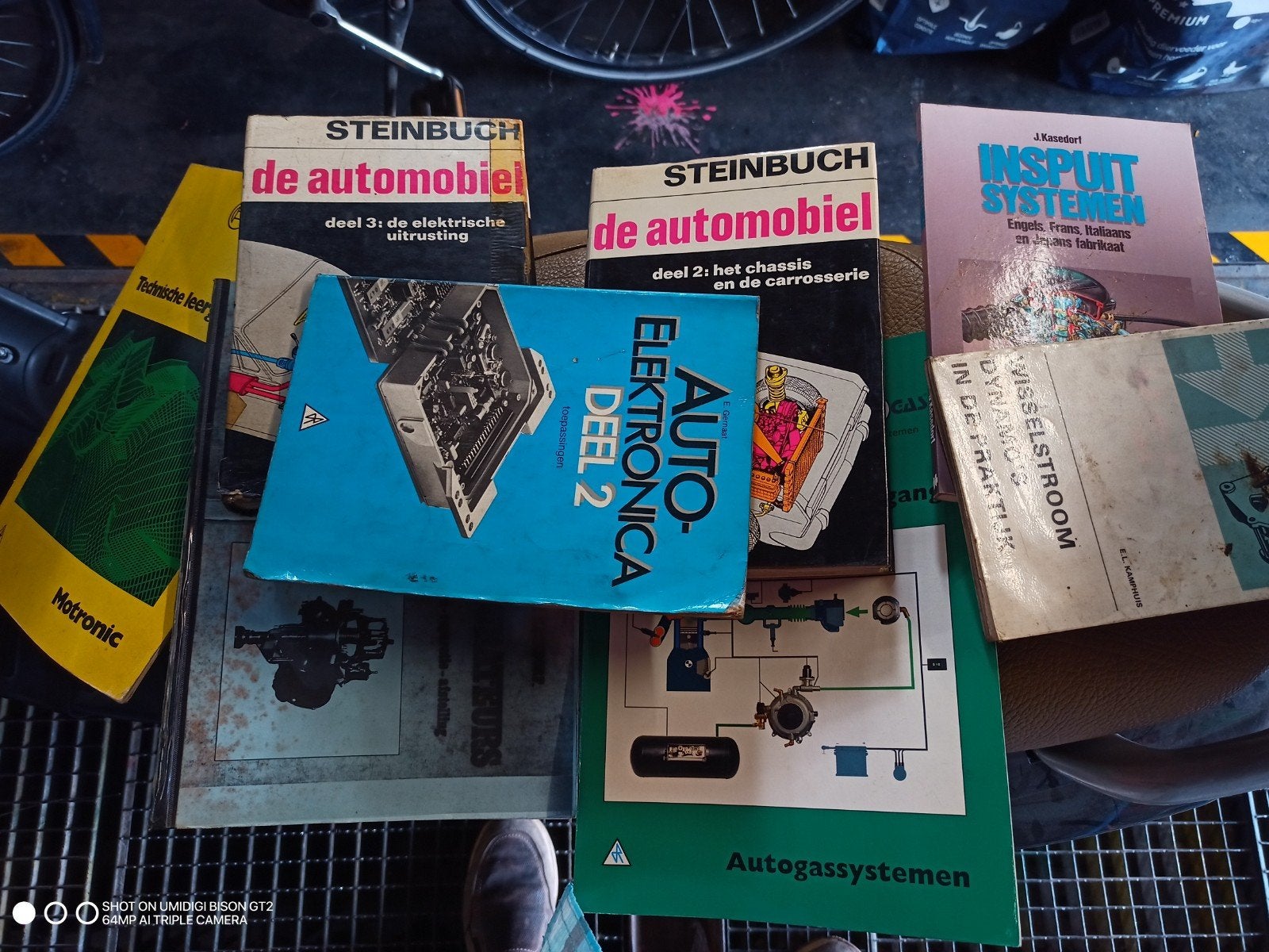 Boeken Autotechniek - Diverse Uitgaven, Boeken, Gelezen, Algemeen, Ophalen of Verzenden, Diverse Auteurs