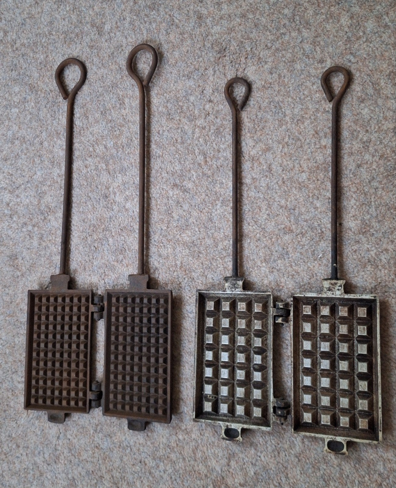 Set van 2 Vintage Gietijzeren Wafelijzers, Ophalen of Verzenden, Gebruikt