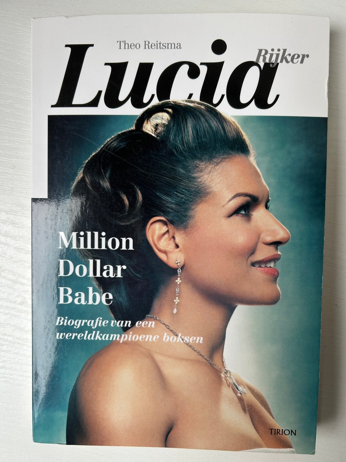 T. Reitsma - Lucia Million Dollar Babe, Gelezen, Ophalen of Verzenden, Sport, T. Reitsma