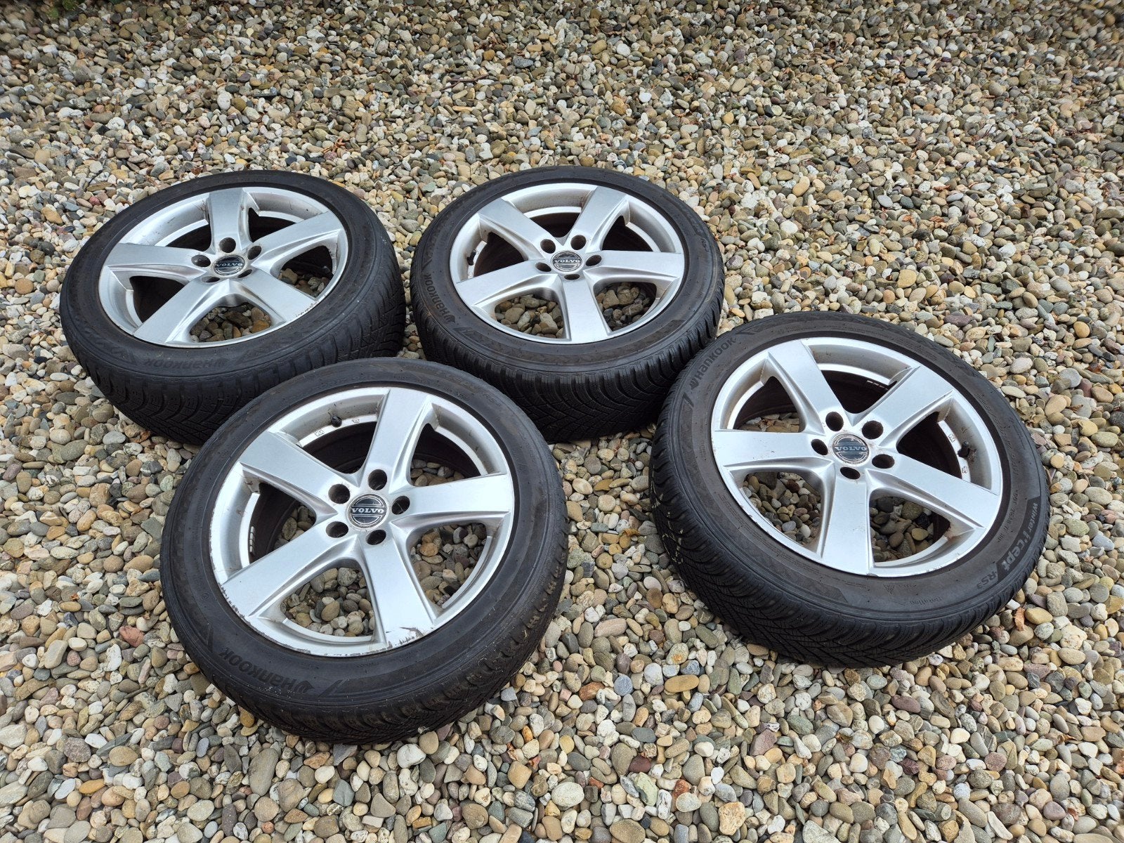 Volvo 17 inch velgen met Hankook winterbanden 225/50R17, Auto diversen, Auto-accessoires, Ophalen, Gebruikt
