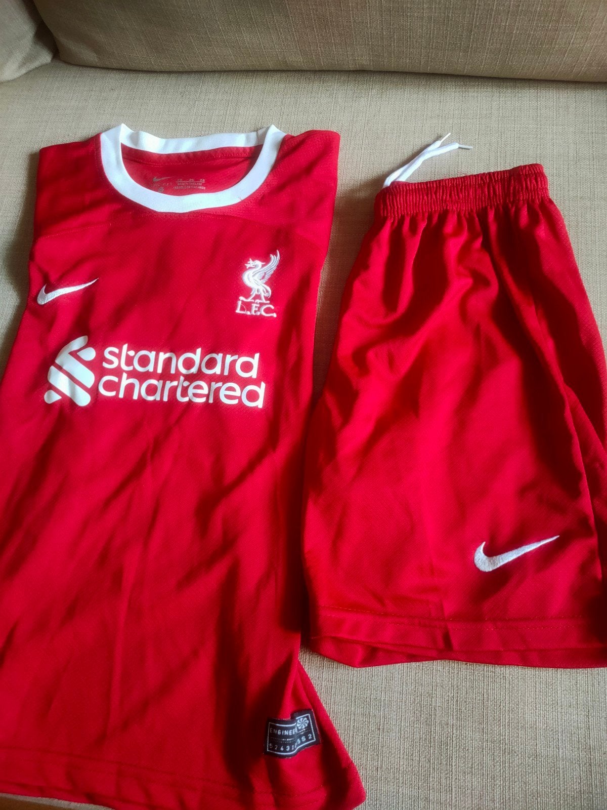 Liverpool voetbalshirt met korte broek - Maat 146-152cm, Ophalen of Verzenden, Gebruikt, Nike, Jongen of Meisje