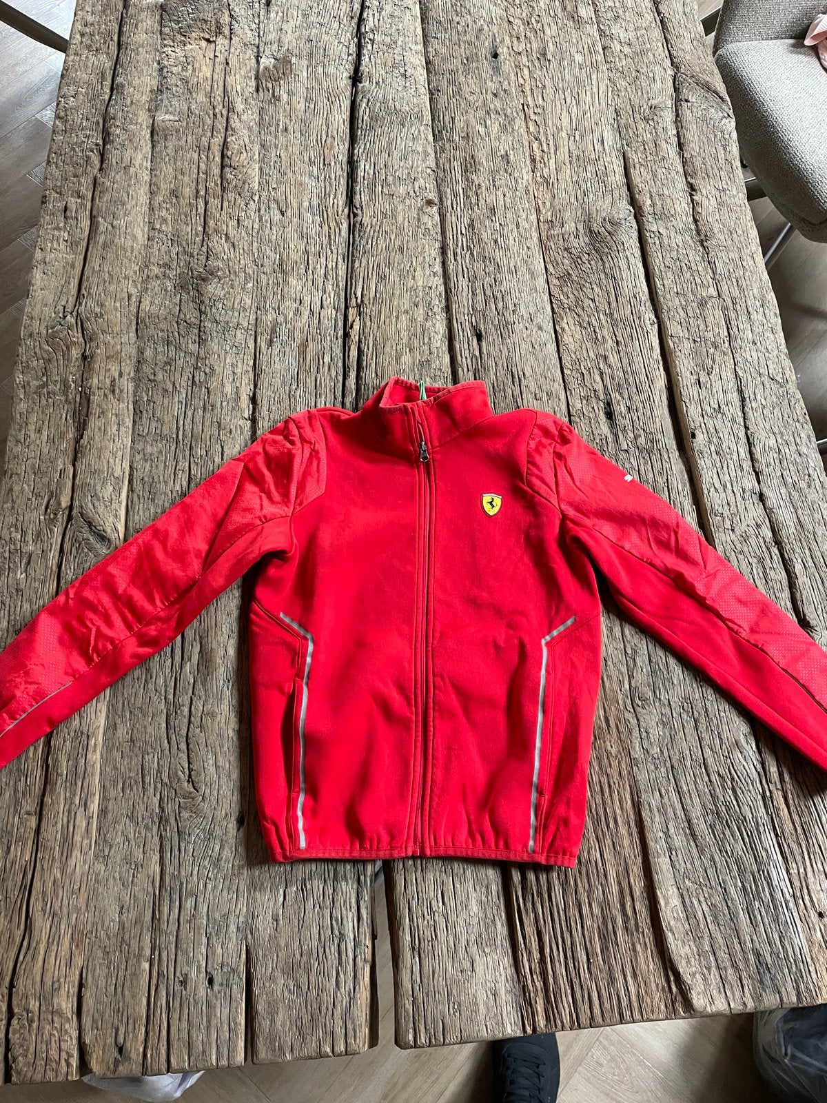Puma Ferrari Kinderjas Rood Maat 140, Ophalen of Verzenden, Zo goed als nieuw, Jongen of Meisje, Jas