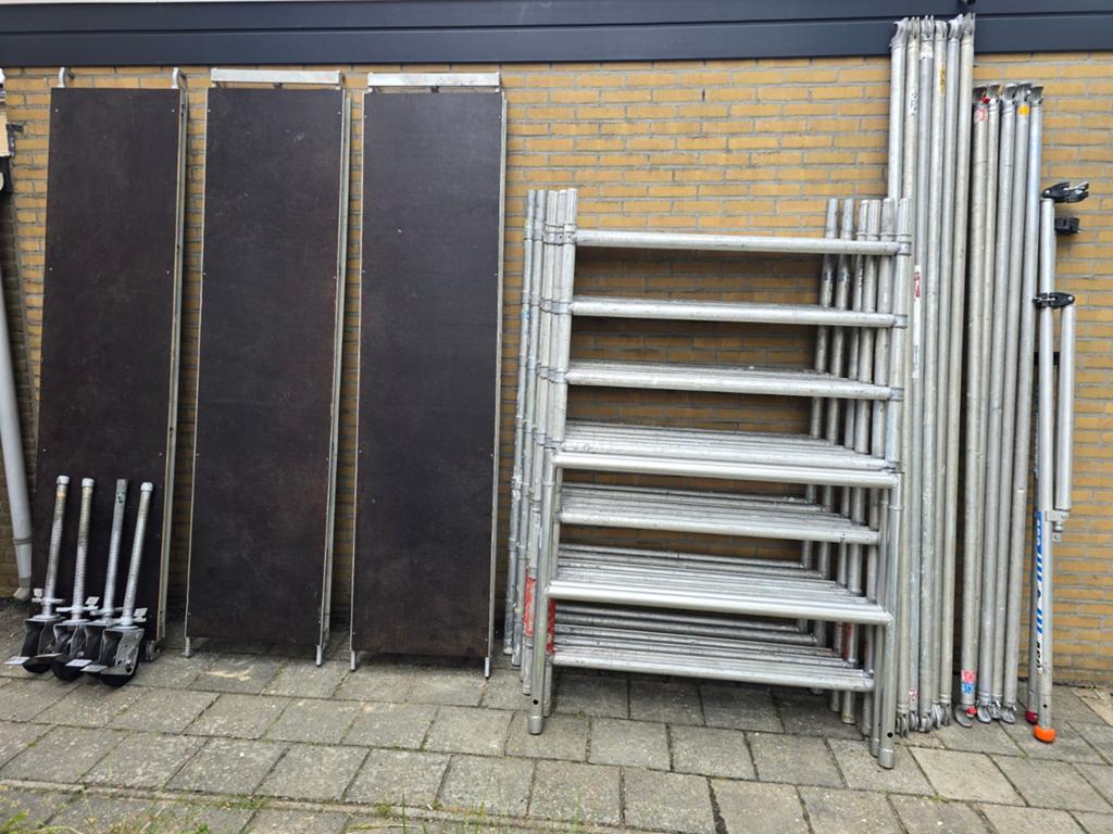 Aluminium rolsteiger 8.20, Ophalen, Gebruikt, Rolsteiger of Kamersteiger, 5 meter of hoger