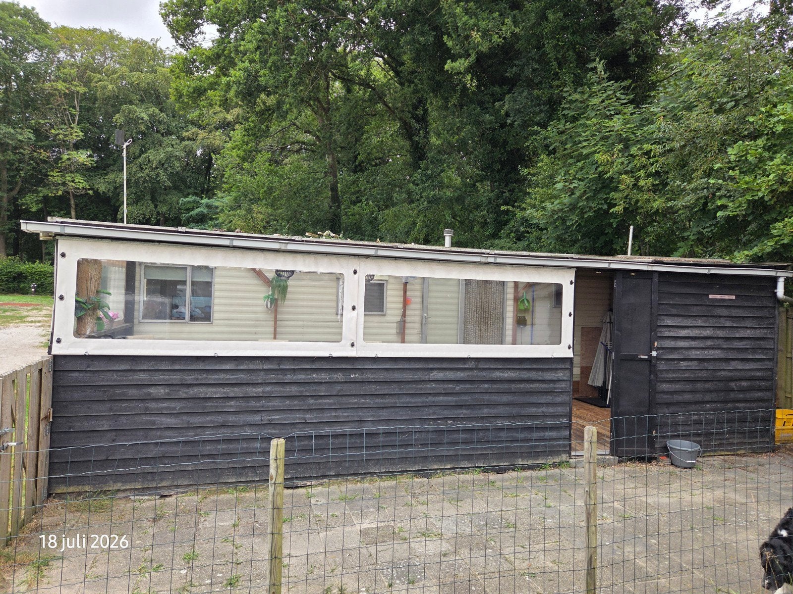 Ruime stacaravan met aanbouw en 2 slaapkamers, Particulier, Rondzit, Douche