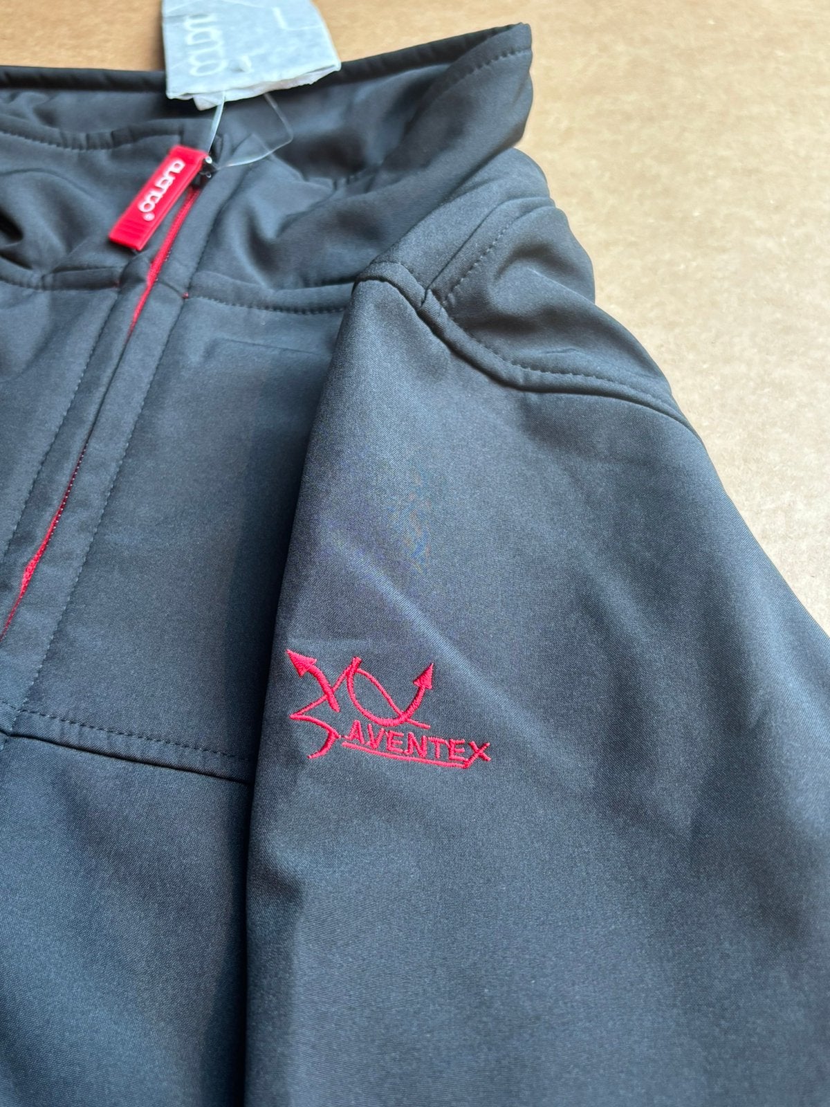 Avento dames softshell jas zwart/rood maat 42, Marktplaats@werkschoenendeal.nl, Avento, Ophalen of Verzenden, Dames