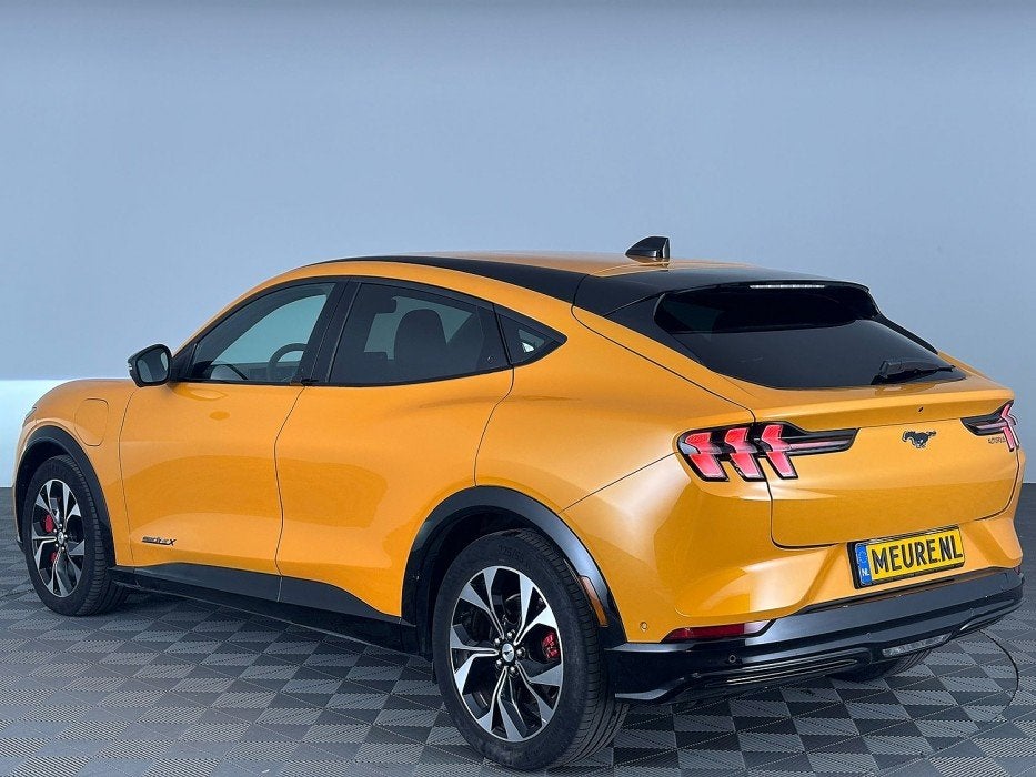 Ford Mustang Mach-E Extended Premium 98kWh | Cyber Orange |, Automaat, 12 maanden, Gebruikt, 1 kg