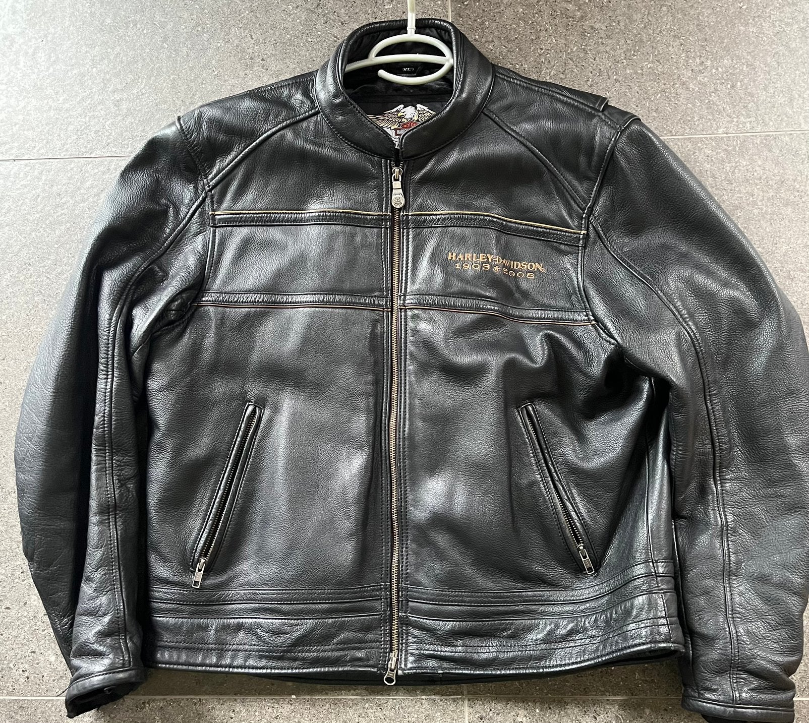 Lederen jas Harley Davidson 105 years anniversary, Ophalen of Verzenden, Tweedehands, Heren, Jas | leer
