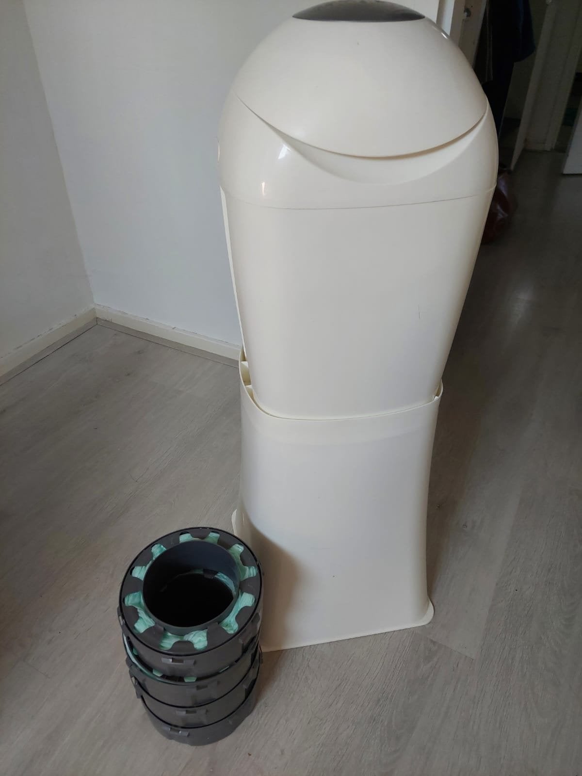 Pampers luieremmer met navulcassettes, Ophalen, 50 – 75, Kunststof, Gebruikt