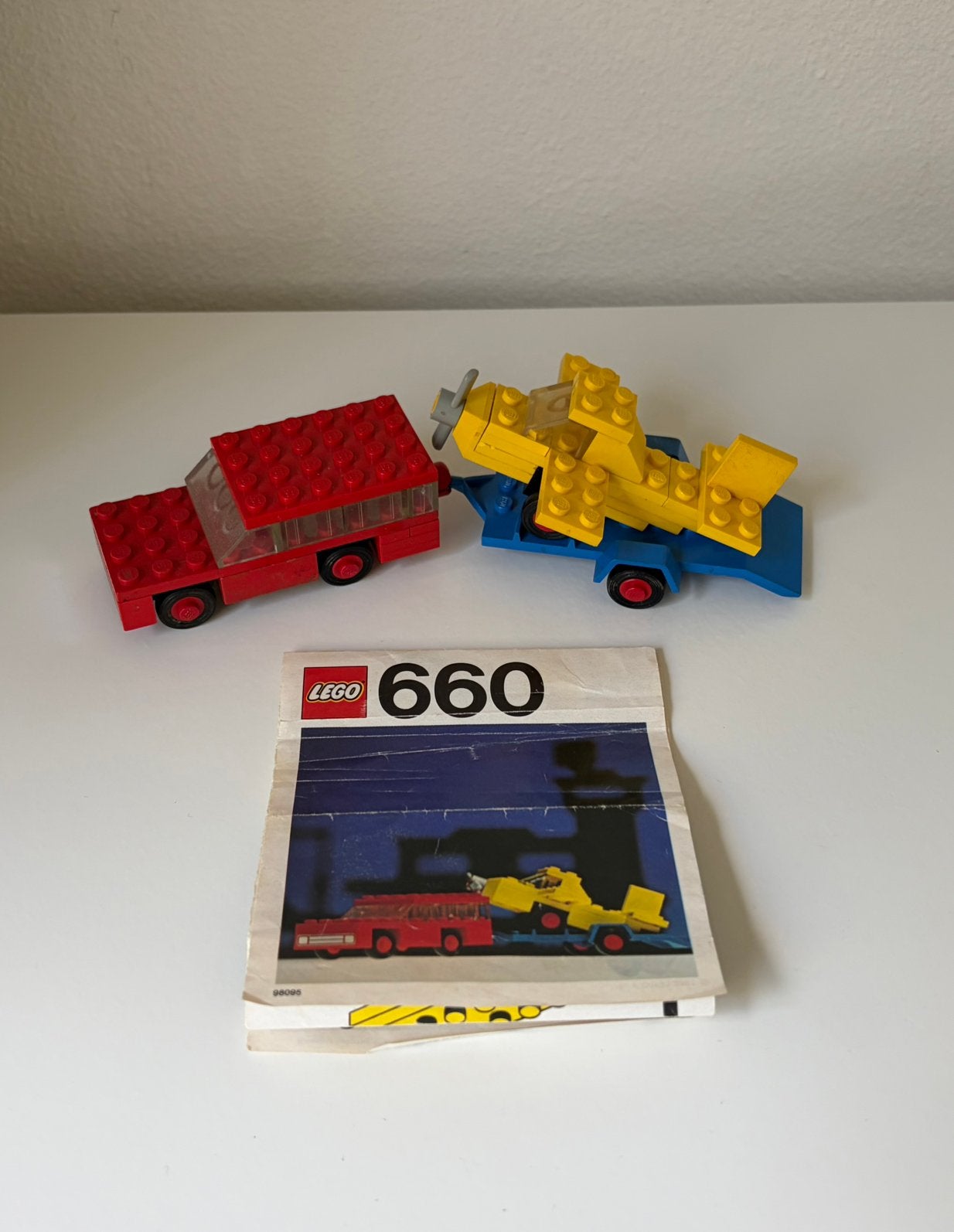 Vintage Lego 660 car with plane transporter set, Gebruikt, Overige thema's, Lego, Inclusief instructies