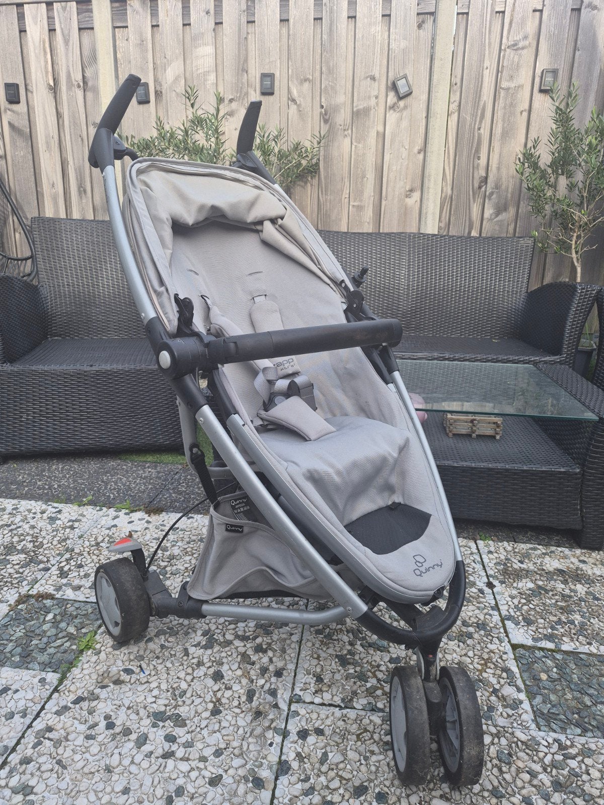 Quinny Zapp Buggy – Lichtgrijs, Ophalen, Gebruikt, Quinny, Zonnekap