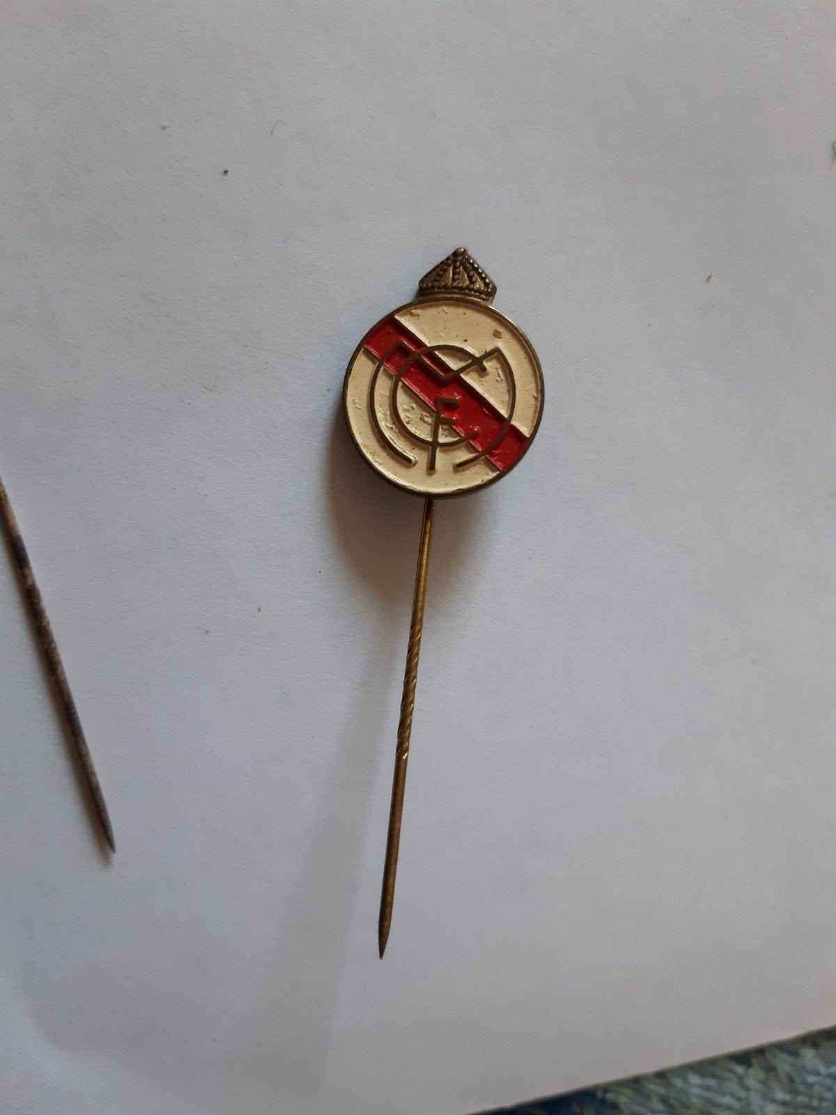 Speldje FC Madrid, Ophalen of Verzenden, Zo goed als nieuw, Sport, Speldje of Pin