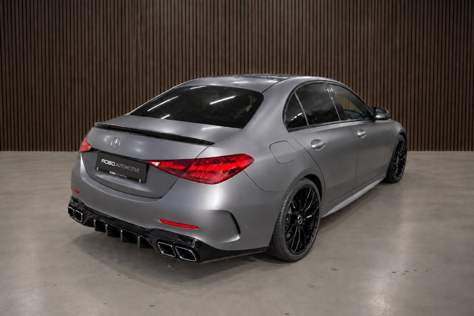 Foto 2 van Mercedes-Benz C-Klasse 300 e AMG Line | Magno | Panoramadak