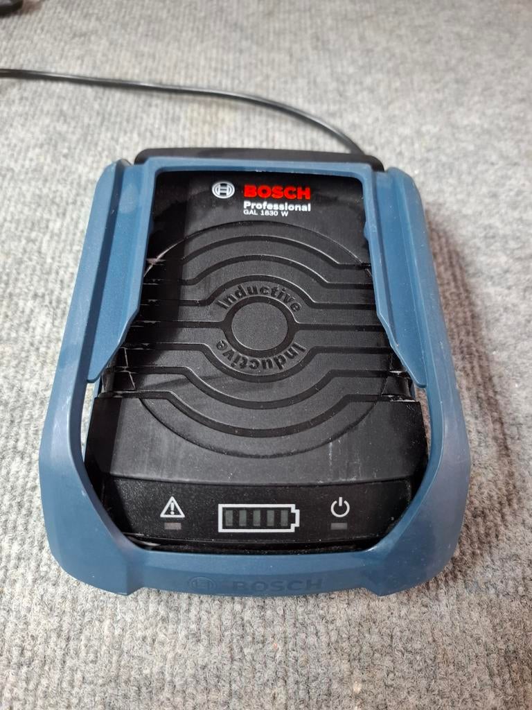 Bosch draadloze inductie lader GAL 1830 W, Doe-het-zelf en Verbouw, Gereedschap | Machine-onderdelen en Toebehoren, Ophalen of Verzenden