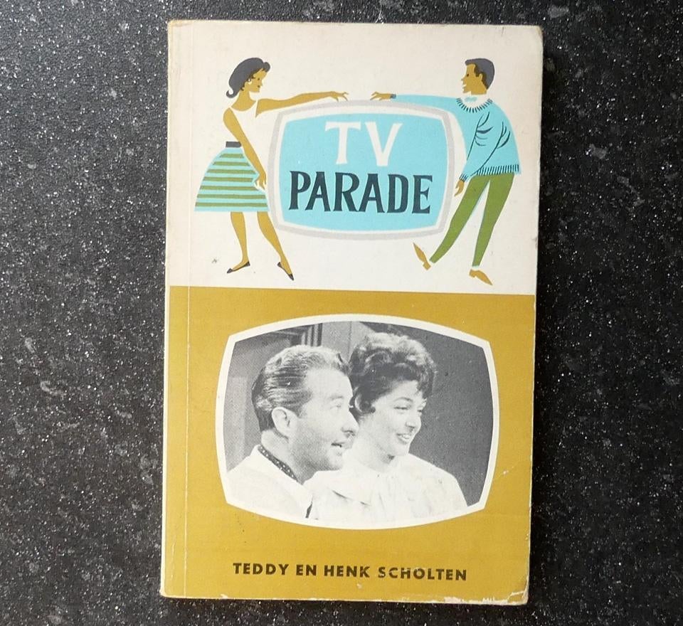 TV parade nummer 2 - Teddy en Henk Scholten oud boekje, Ophalen of Verzenden, Gelezen, Tv-serie