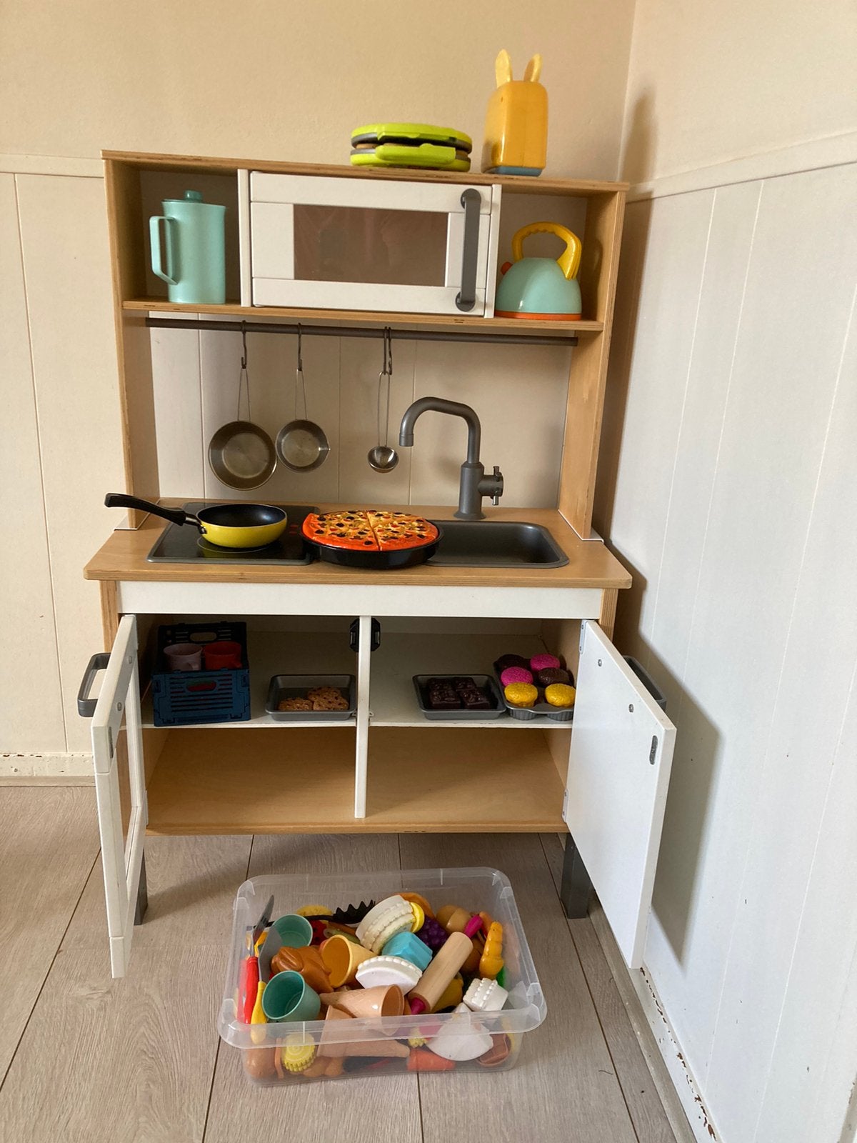 Mooi ikea keukentje met toebehoren, Ophalen, Zo goed als nieuw