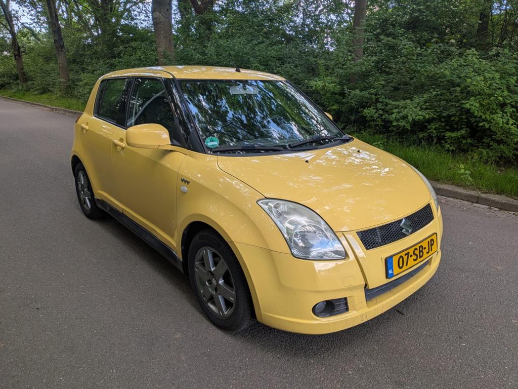 Suzuki Swift 1.5 5D AUTOMAAT airco 2005, Stof, 40 €/maand, Zwart, 4 cilinders