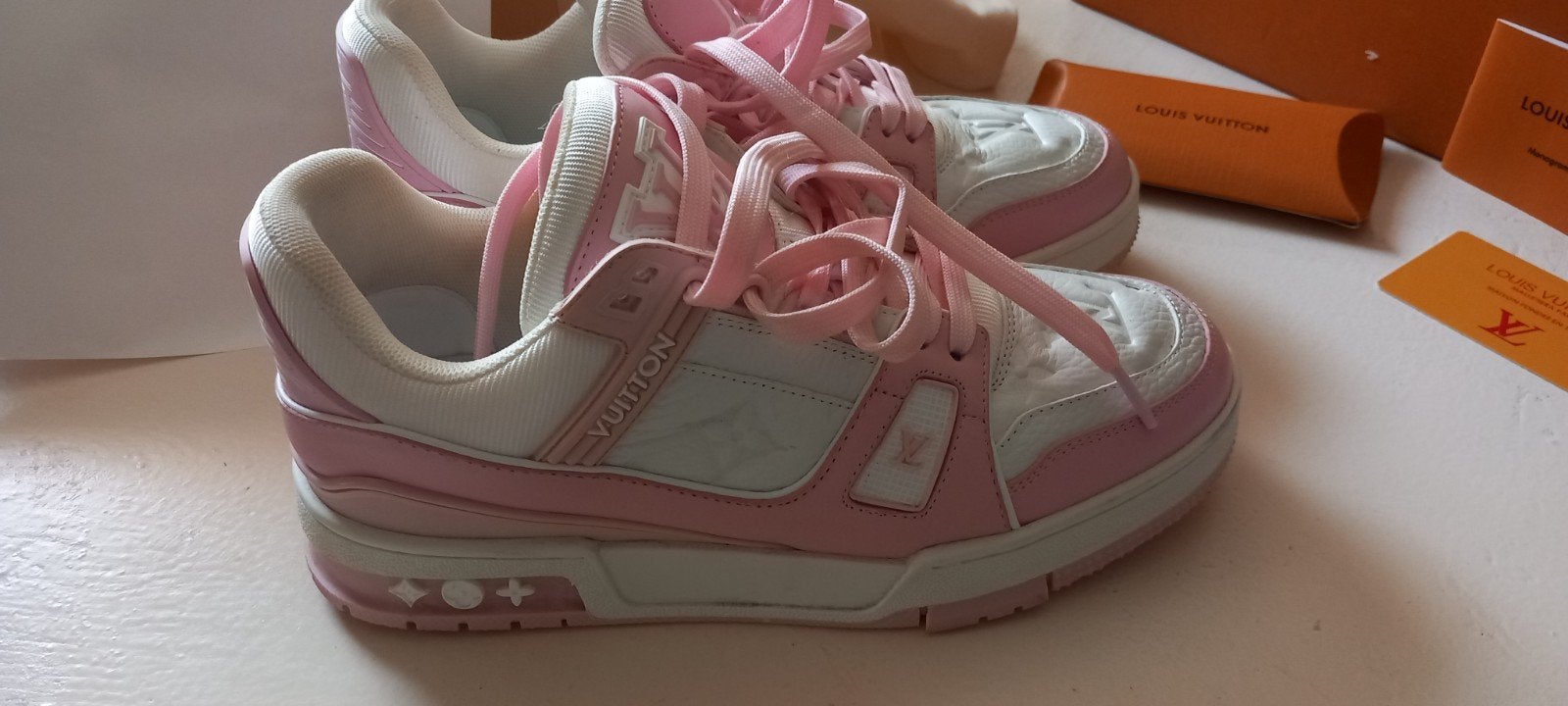 Louis vuitton sneakers maat 38 wit/ roze  nu 95 euro, Verzenden, Wit, Sneakers of Gympen, Louis Vuitton