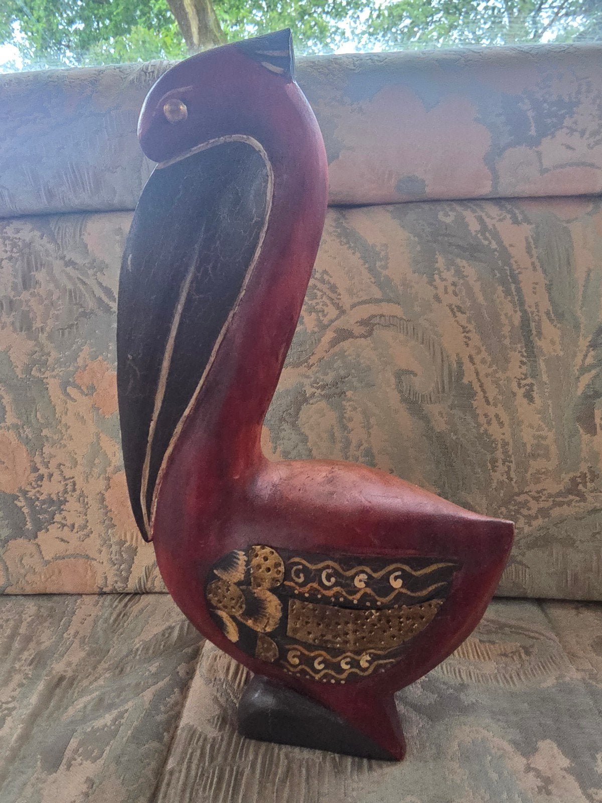 Houten Pelikaan Beeld - Handgesneden en Beschilderd, Handgemaakt, Ophalen of Verzenden, 20 - 50 cm, Beeld
