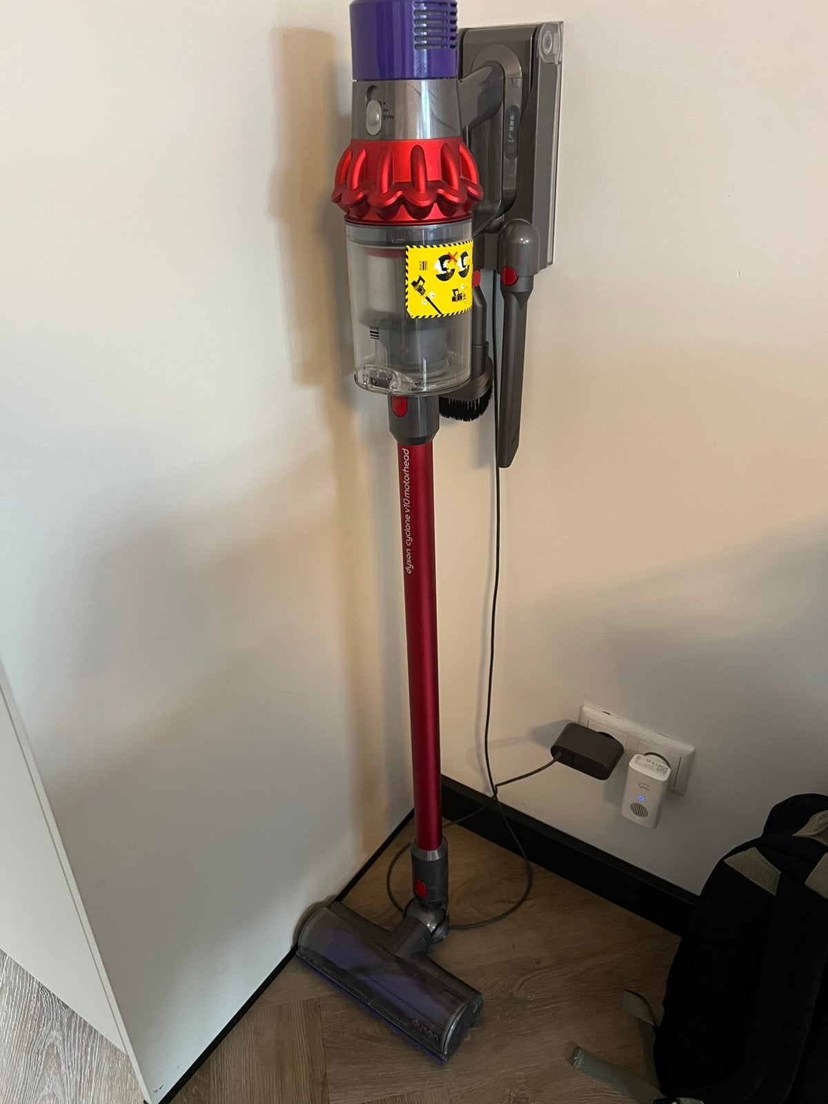 DEFECT! DYSON V10 CYCLONE, Witgoed en Apparatuur, Stofzuigers, Ophalen, Gebruikt, Dyson, Geschikt voor tapijt
