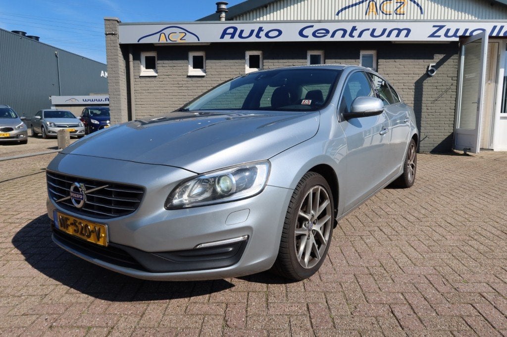 Volvo S60 2.0 D2 NORDIC+, NAVI , XENON, TREKHAAK, Auto's, Volvo, Voorwielaandrijving, Gebruikt, Euro 6, 4 cilinders