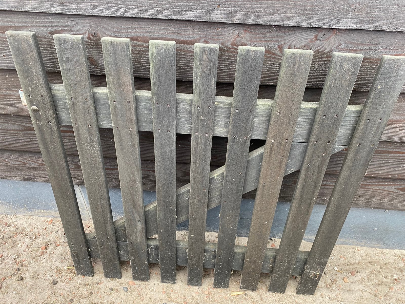 Hard houten hekje plus duimscharnieren., Tuin en Terras, Ophalen, Zo goed als nieuw, Hout, Tuinhek