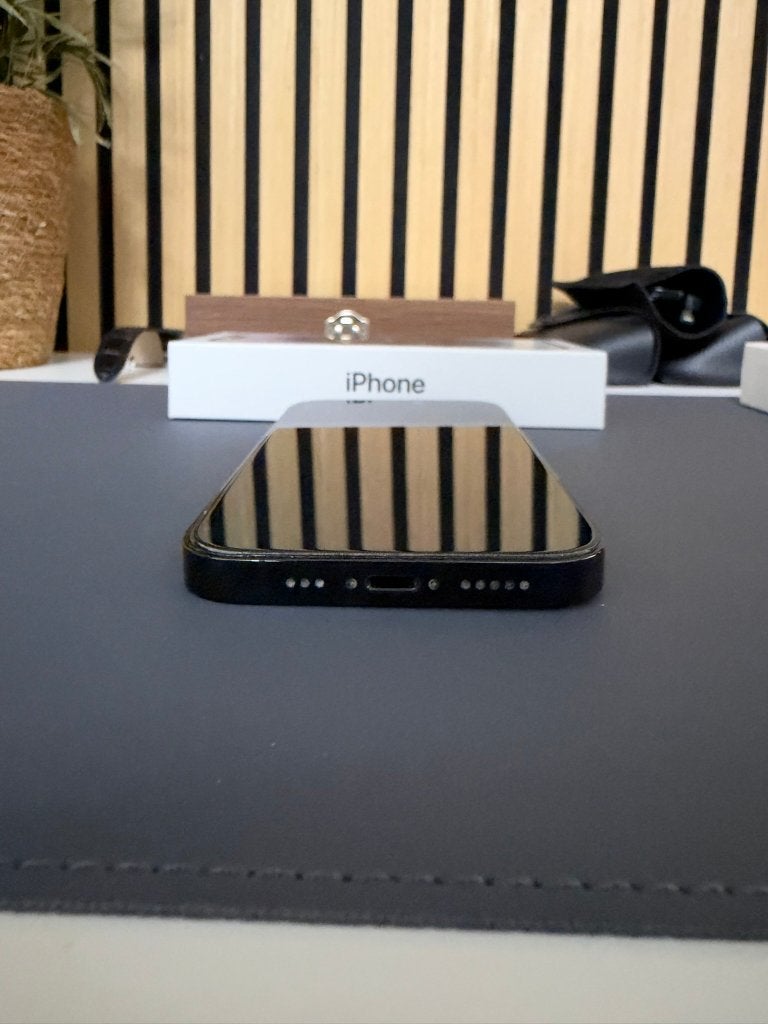 Foto 15 van iPhone 14 Pro 256 GB Space Black | MET ACCESSOIRES | 77%
