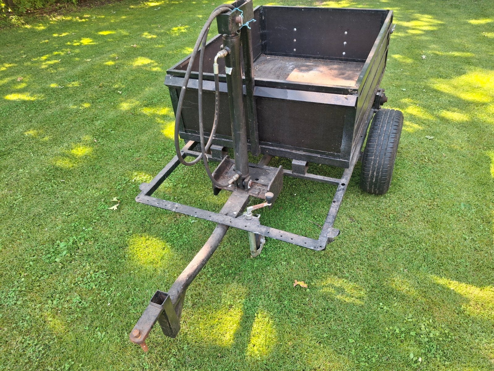 Robuuste aanhanger met kiepfunctie voor mini trekker, Ophalen, Gebruikt