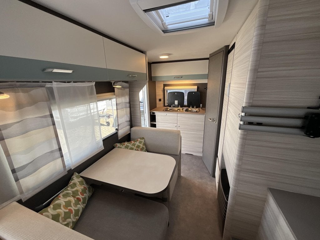 Dethleffs C'Joy 420 QSH MOVER-LUIFEL-VOORTENT, Caravans en Kamperen, Caravans, Bedrijf, Treinzit, Dethleffs, 5 tot 6 meter