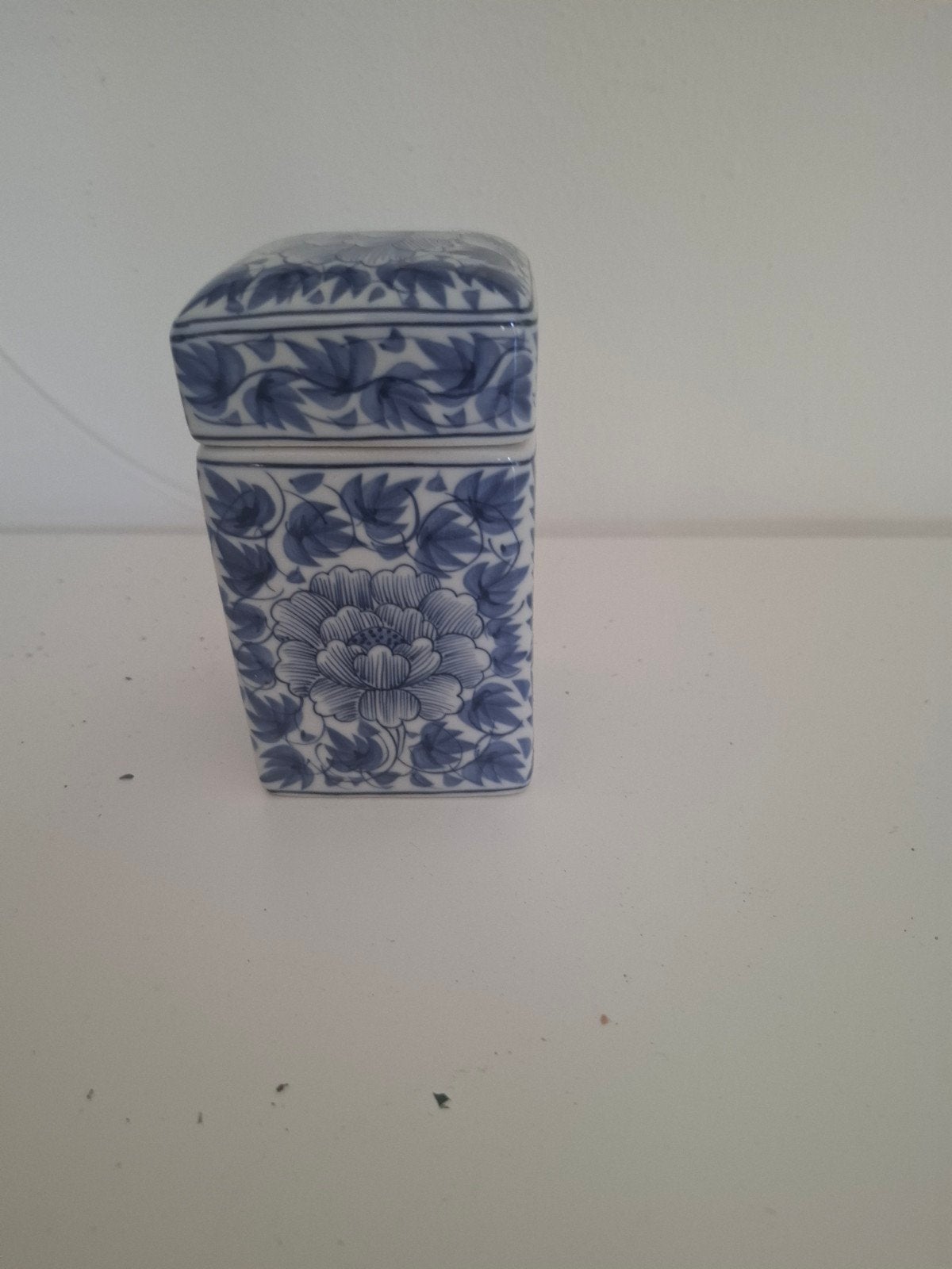 Porseleinen theepot met blauw-wit bloemmotief, Ophalen of Verzenden